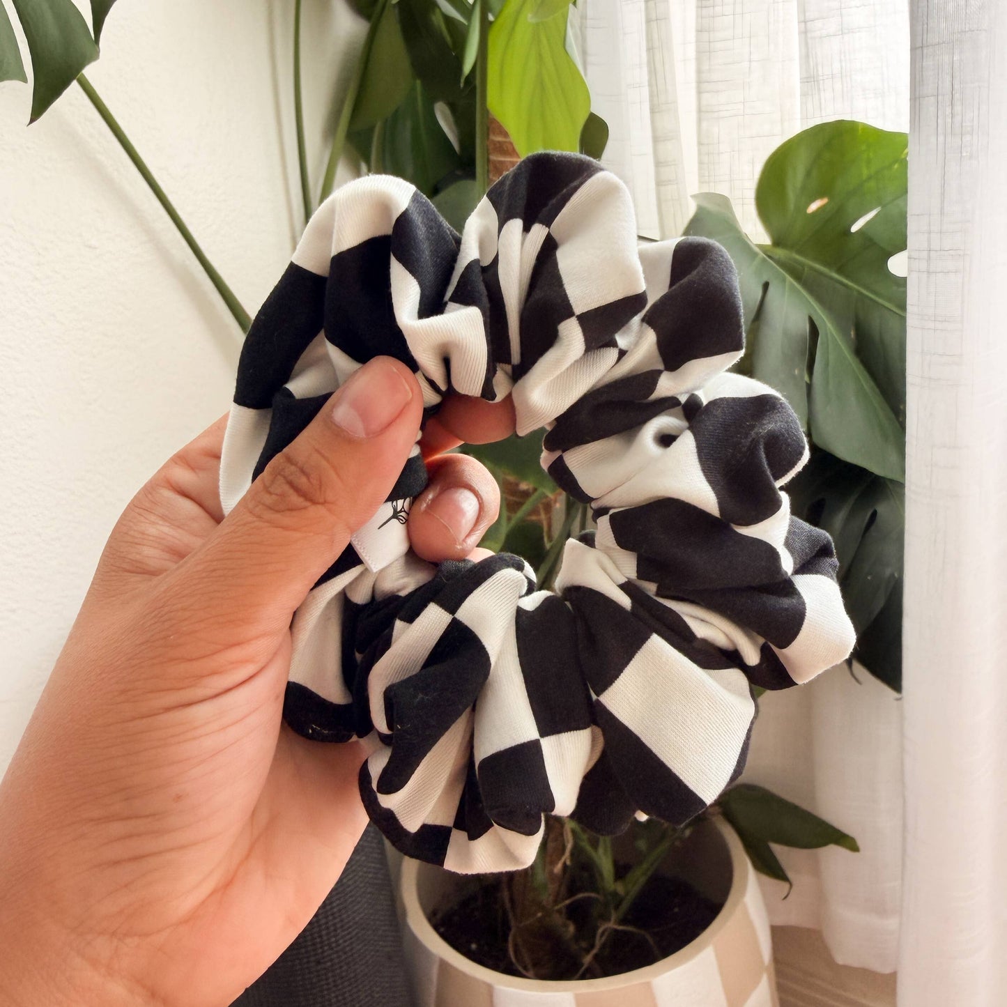 Black andWhite Check l Stretch Scrunchie